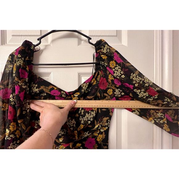 ASTR THE LABEL Dark Floral Mini Dress Ruffle and Ruched Detailing Women’s Small - Picture 9 of 10